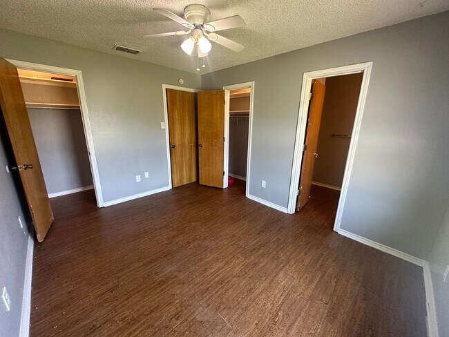 Building Photo - 12756 Candleridge Dr