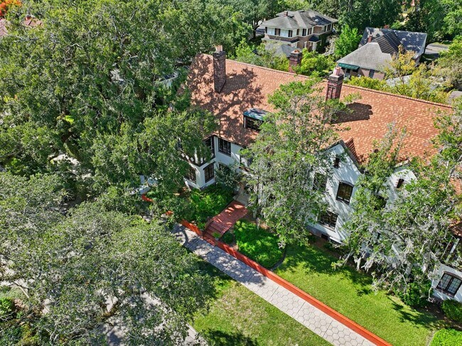 Building Photo - 3319 Pine St