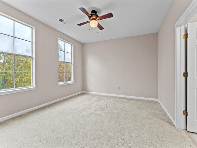 Building Photo - 704 Bristol Village Dr