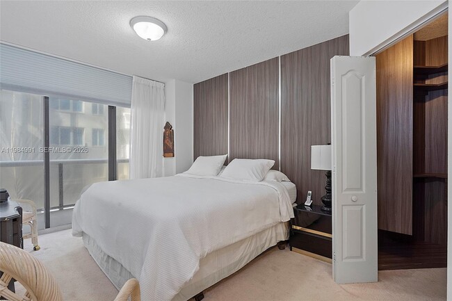 Building Photo - 9455 Collins Ave