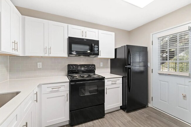 Building Photo - 3550 Timberglen Rd