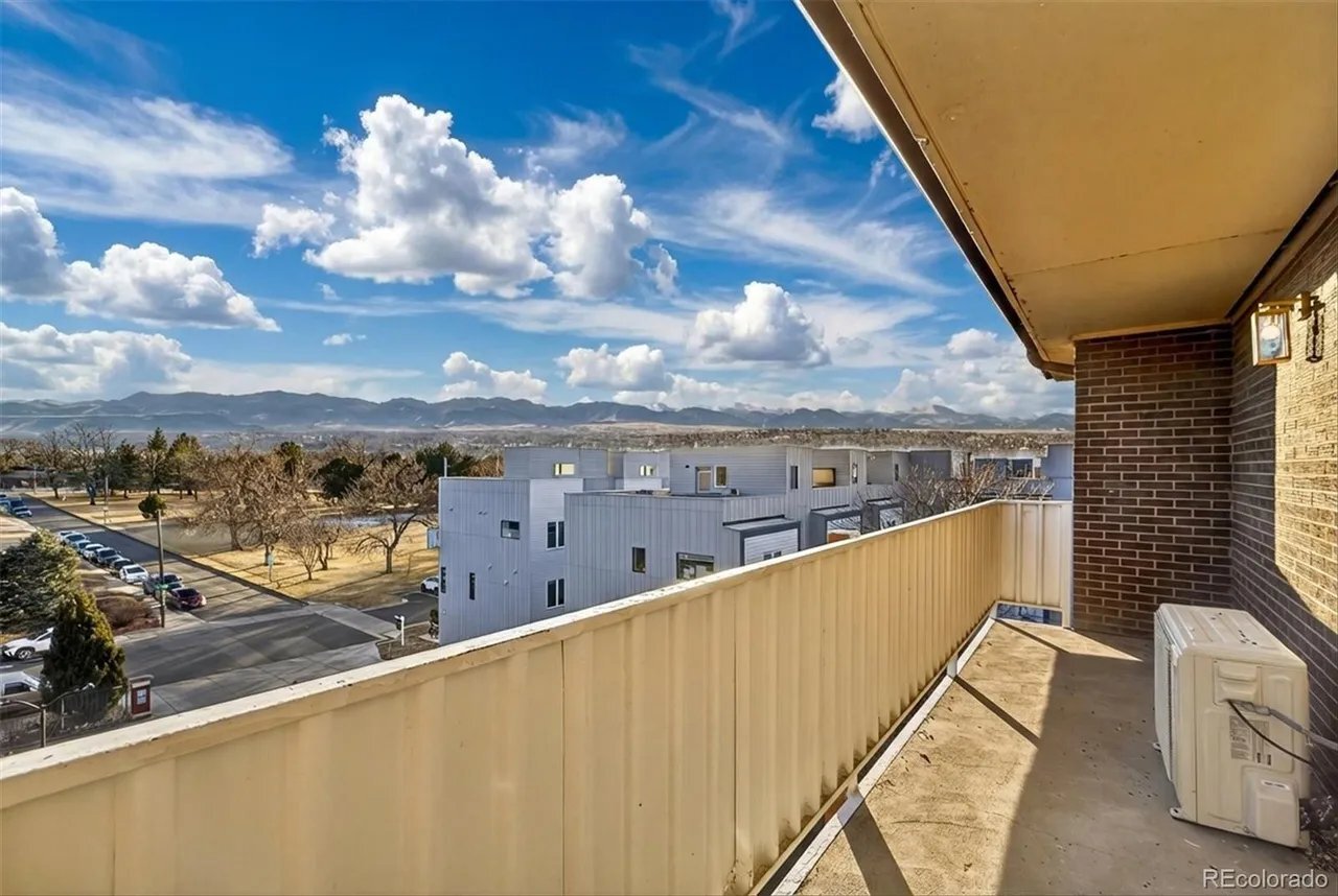 Building Photo - 3047 W 47th Ave
