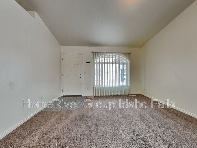 Primary Photo - 3676 Briar Creek Ln