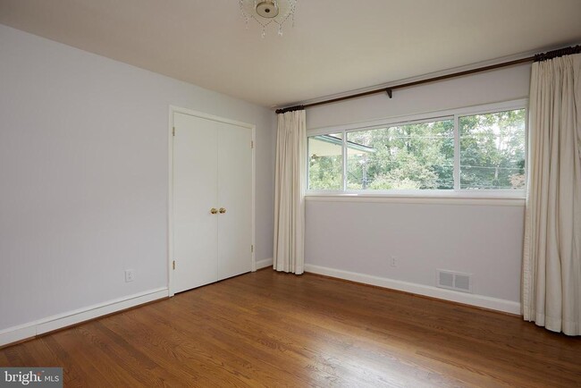Building Photo - 6716 Tulip Hill Terrace