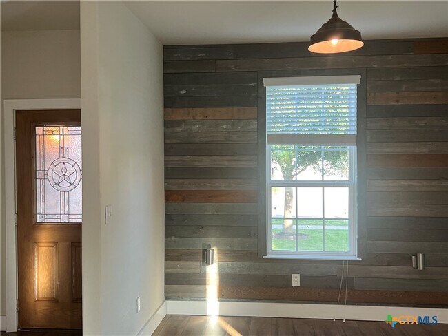 Building Photo - 146 Texas Thistle