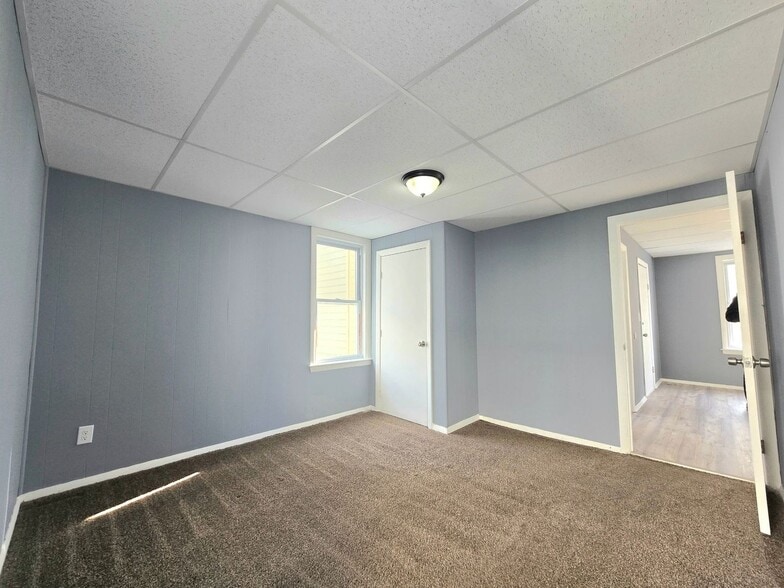 Building Photo - 48 Rocliffe St