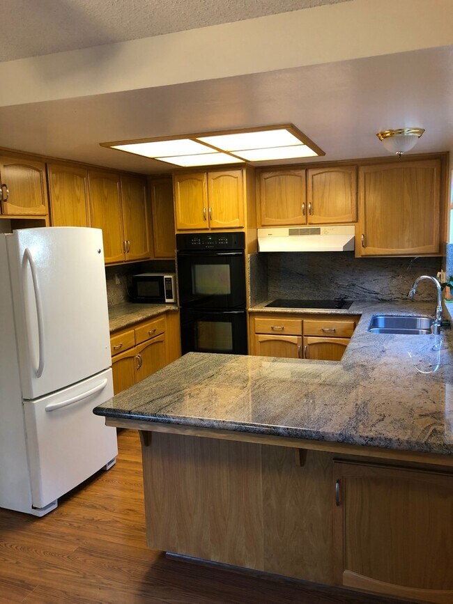 Building Photo - Not to be Missed - Well Located 3 Bedroom         3 Bath Family Home in LimeRidge