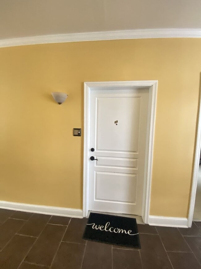 Building Photo - Broad Creek