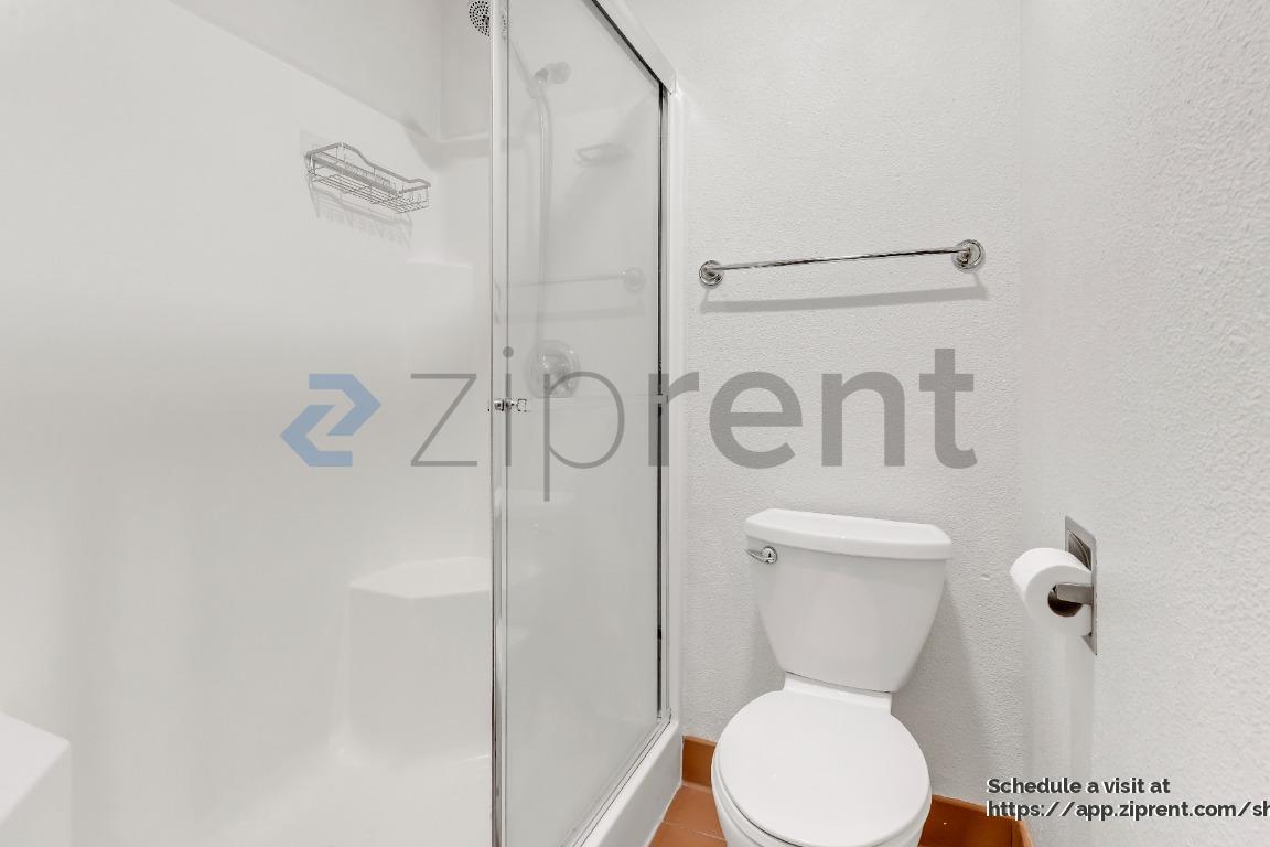 Building Photo - 9380 SW Sagert St