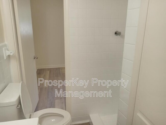 Building Photo - 708 Wright Dr