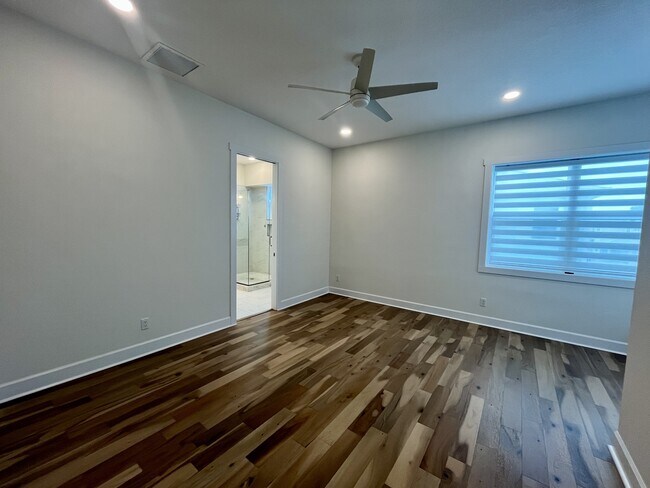 Building Photo - 821 Oak Bend Ln