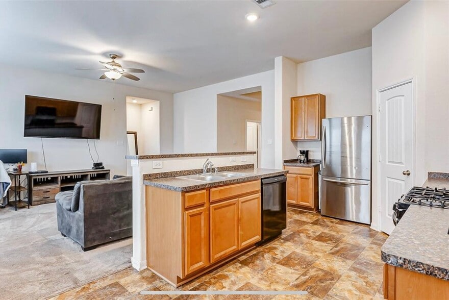 Building Photo - 10750 Nyla Spring St