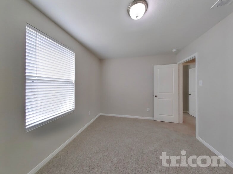 Building Photo - 10122 Cerritos dr