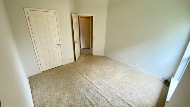 Building Photo - 3130 Birchleaf Dr