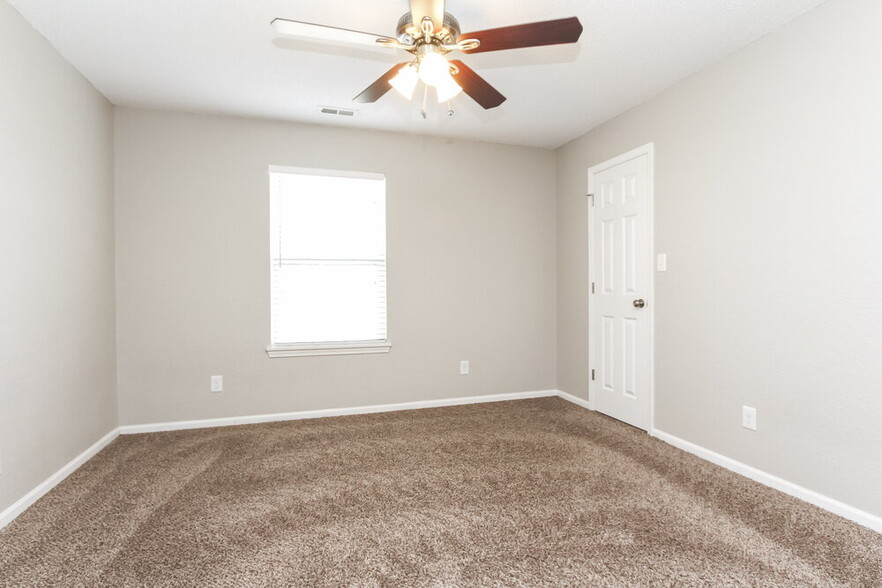 Building Photo - 6337 River Valley Way