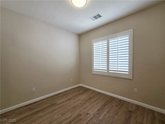 Building Photo - 200 Tayman Park Ave