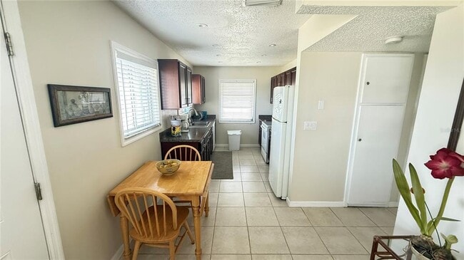 Building Photo - 1528 Council Dr