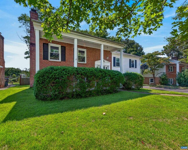 Building Photo - 308 Eastbrook Dr