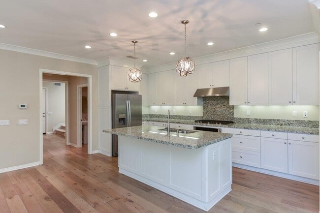 Building Photo - 3b/2.5b Cypress Village Irvine House for rent