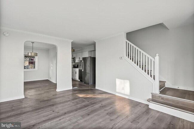 Primary Photo - 30 N Athol Ave