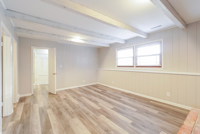 Building Photo - 9425 Goddard