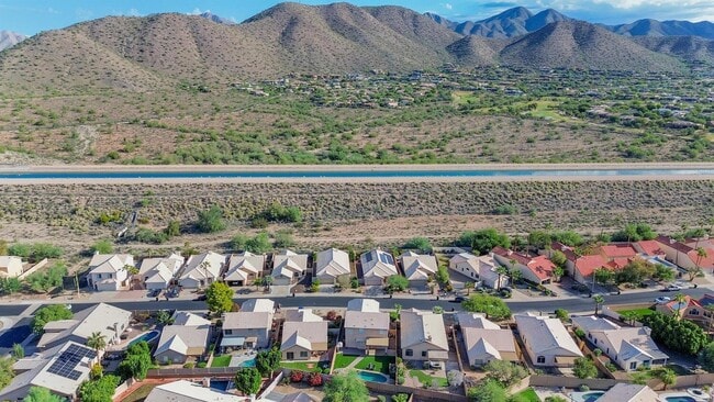 Building Photo - 11155 E Laurel Ln