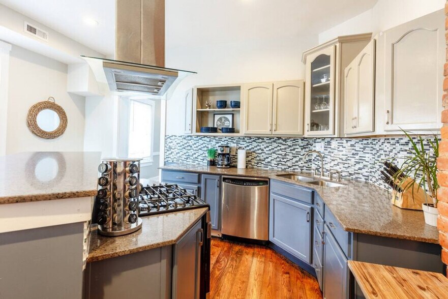 Building Photo - 424 Liberty Hl