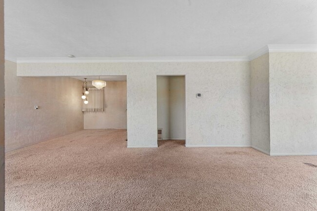Building Photo - 4 BED 2.5 BATH HOME IN REXBURG