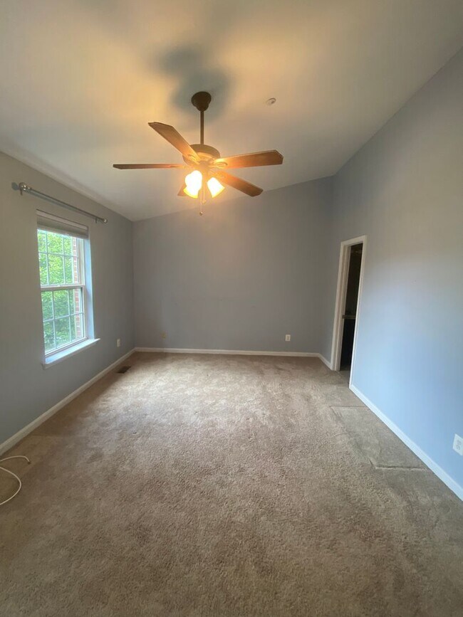 Building Photo - Charming 3 Bedroom/2 Full Bath/2 Half Bath Townhome in Constant Friendship, MD!