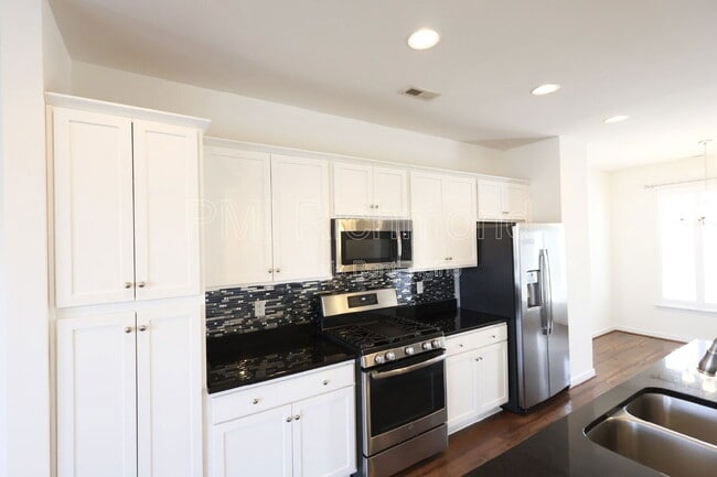 Building Photo - 12005 Rubystone Dr