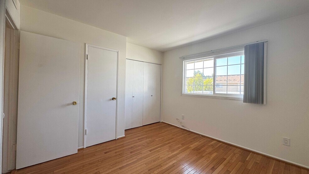 Building Photo - 10065 De Soto Ave