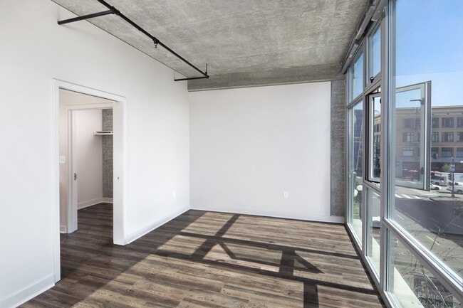 Building Photo - Vela Apartment Homes