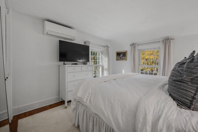 Building Photo - 105 Sill Ln