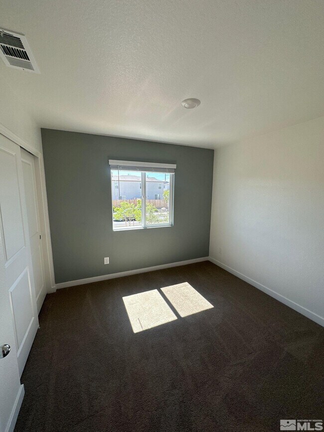 Building Photo - 420 Summer Triangle Dr
