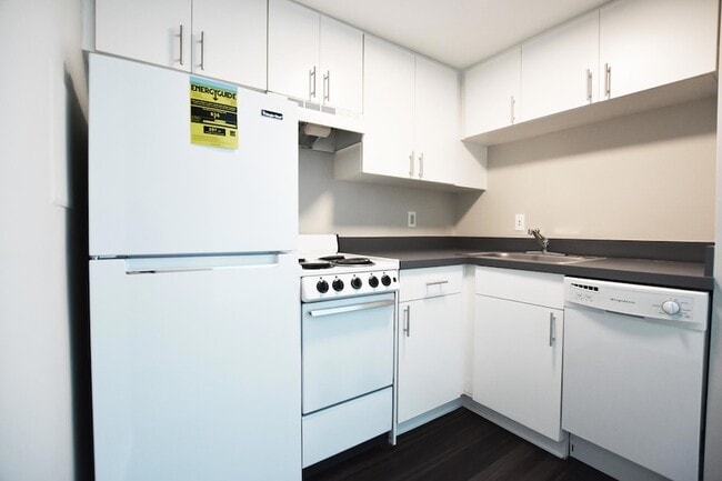 Building Photo - 555 E William St