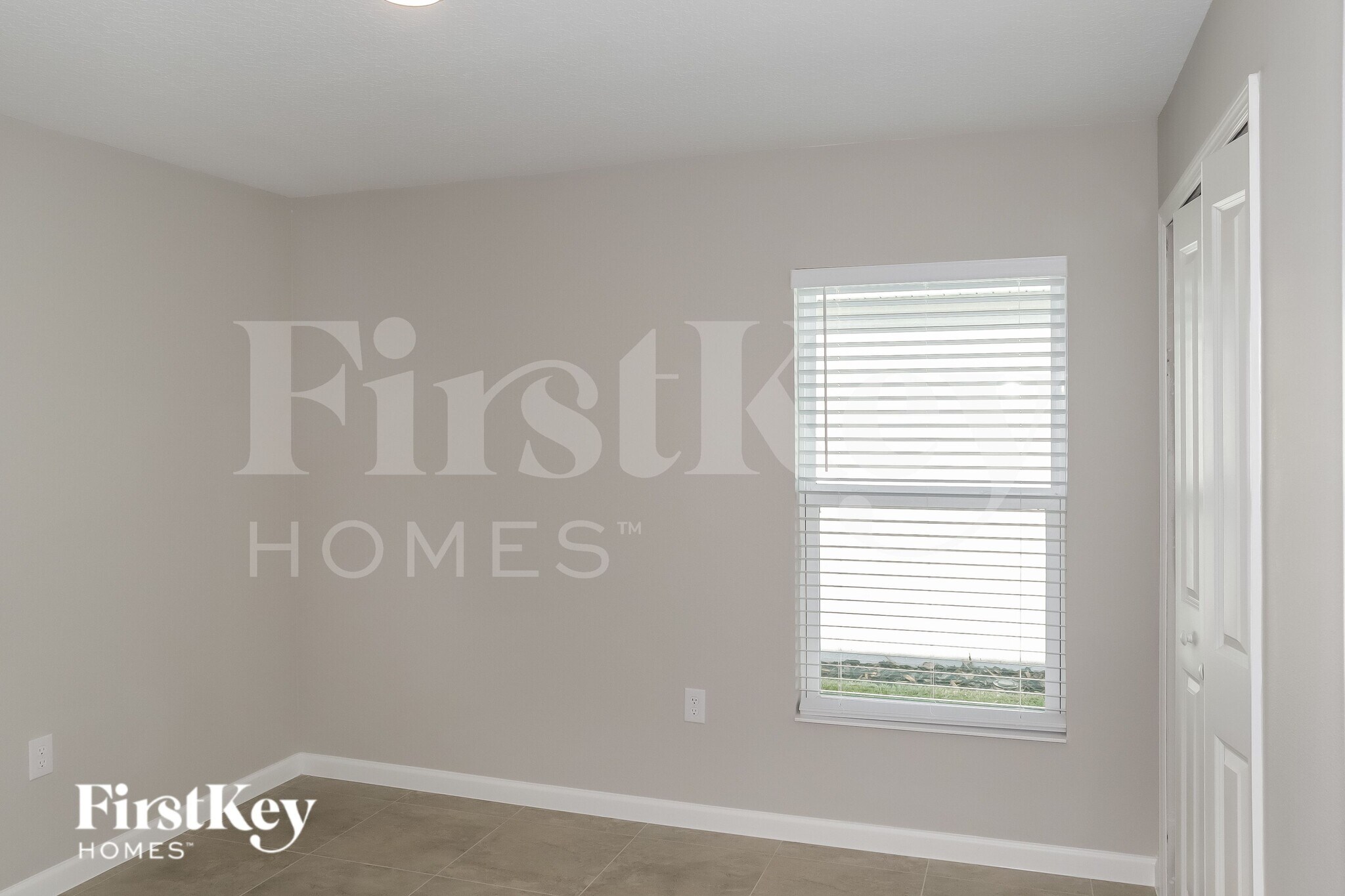 Building Photo - 445 Earhart Dr