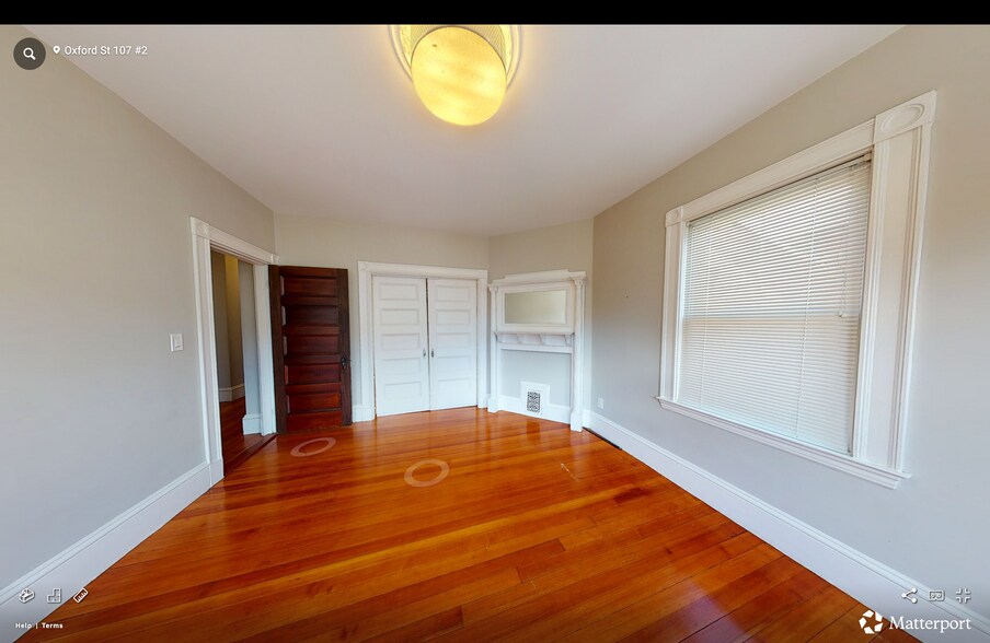 Building Photo - 107 Oxford St