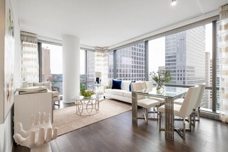 Building Photo - Central Place