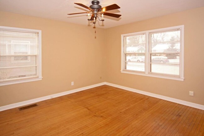 Building Photo - 5755 Primrose Ave