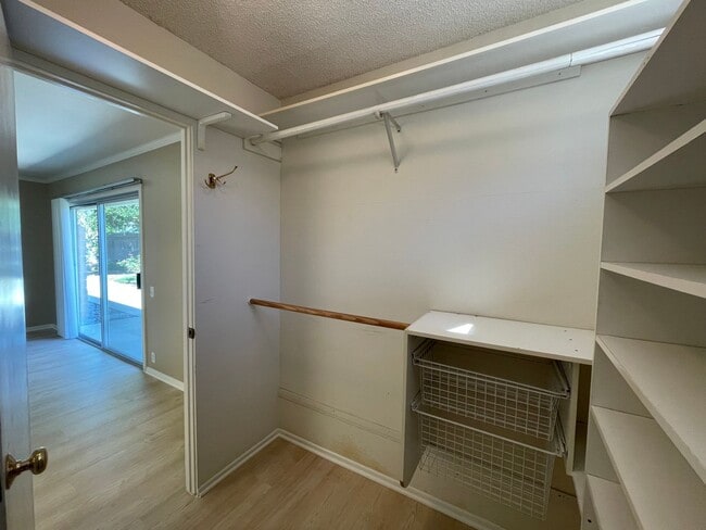 Building Photo - Recently Remodeled 4 Bedroom 2 Bath Single...