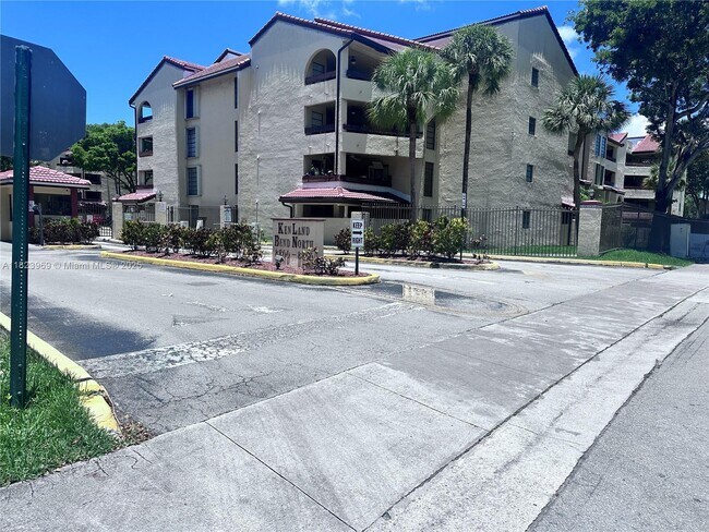 Building Photo - 8810 SW 123rd Ct