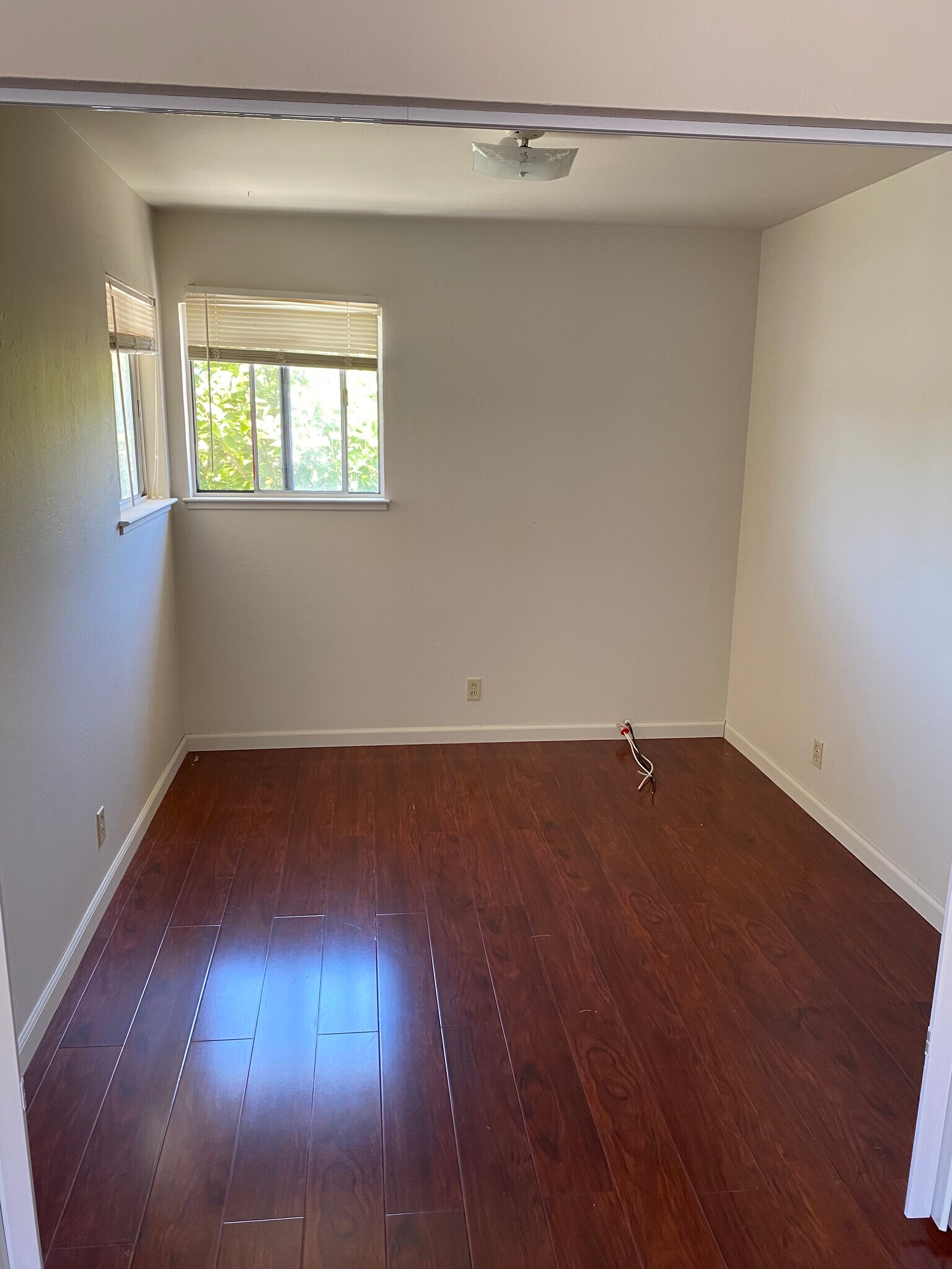Building Photo - 872 Gallatin Dr