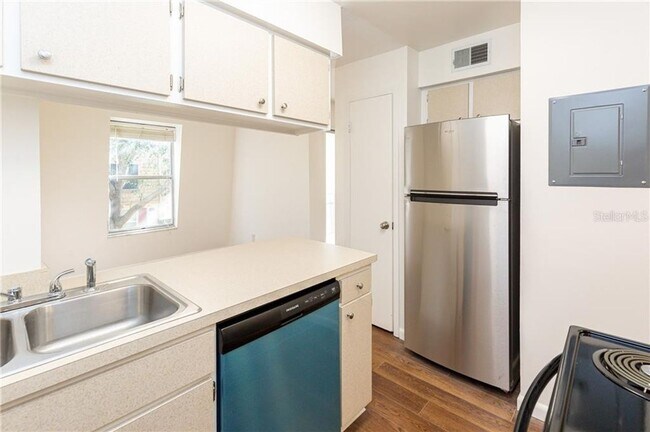 Building Photo - Fantastic 1 /1 x Rent @ Winter Park's Four...