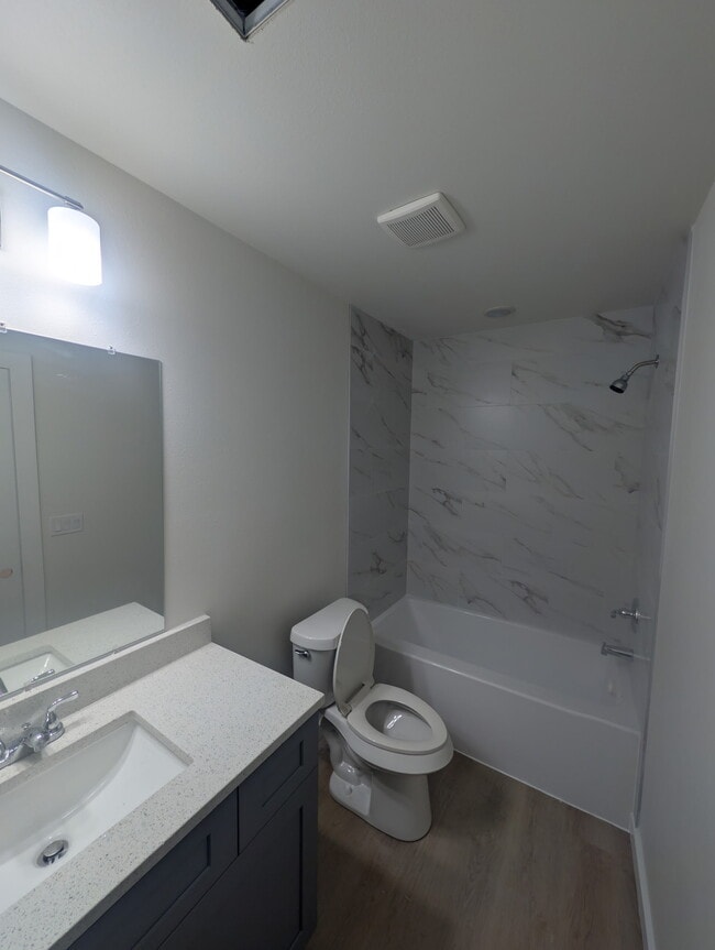 Building Photo - 202 N Ora St