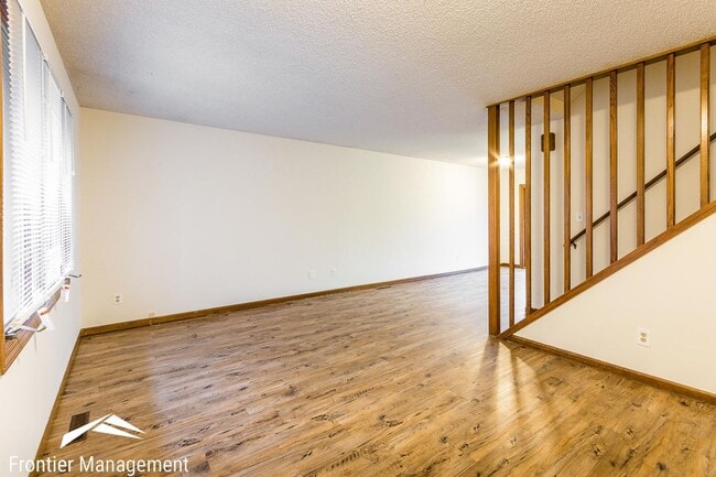 Building Photo - Incredible 2 Bedroom Duplex for Rent!