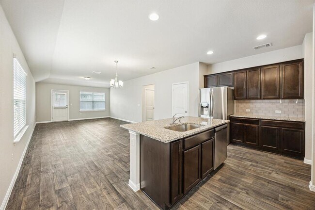 Building Photo - 705 Callahan Ln