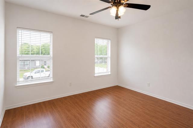 Building Photo - 320 Woodgrove Dr