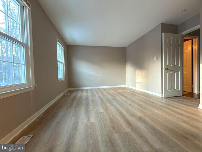 Building Photo - 7684 Green Garland Dr