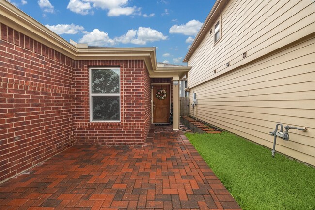 Building Photo - 16343 Oakside Hollow Ln