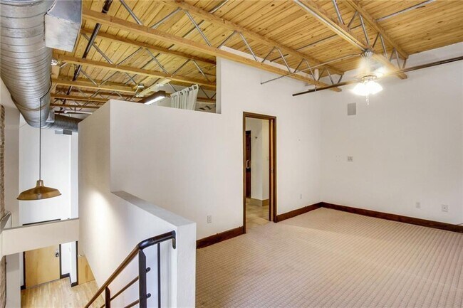 Building Photo - 411 Brazos St